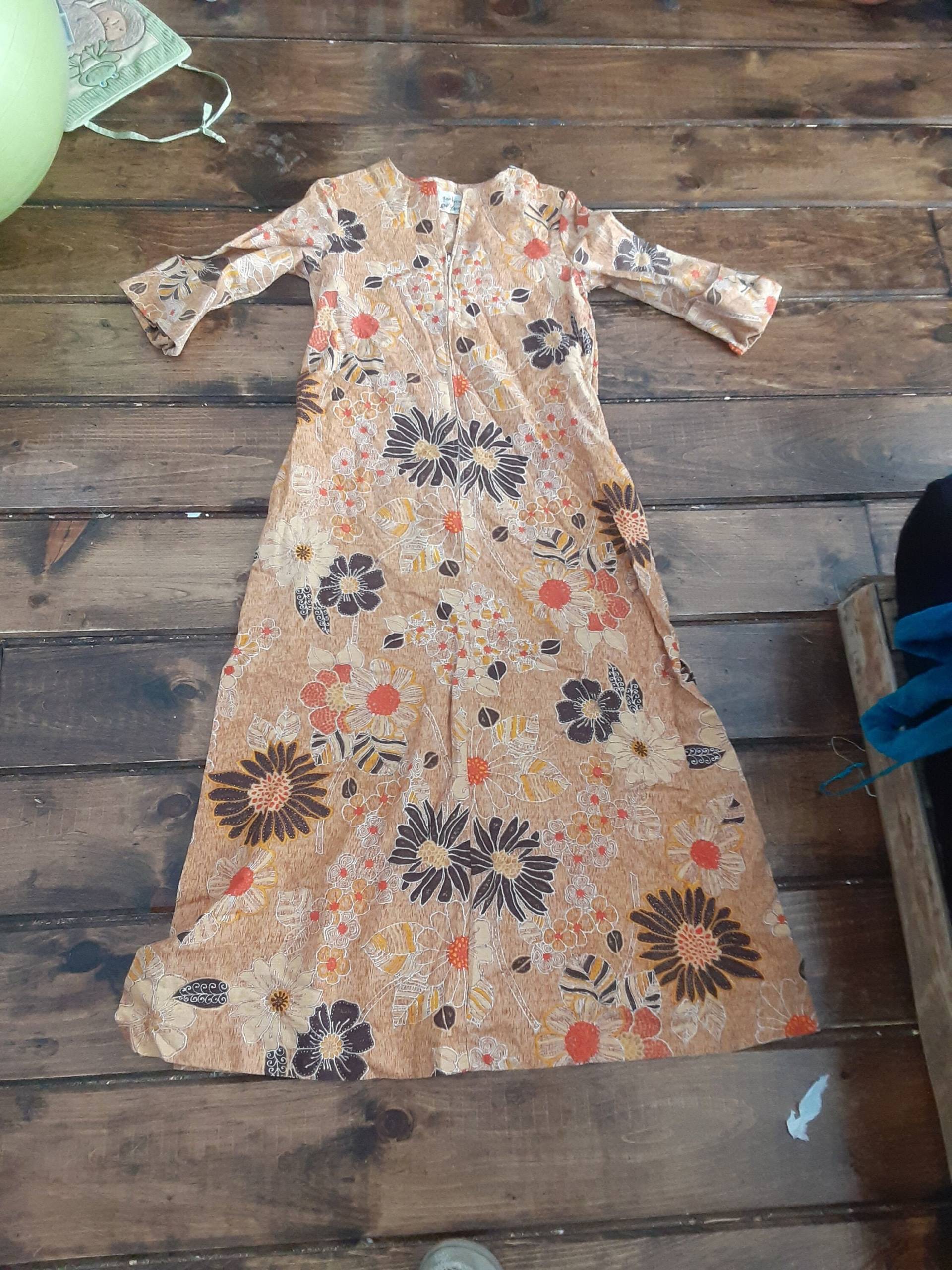 Vintage Petite Lord & Taylor Damen Kleid Von David Brown 1960 Made in Usa Hippie Boho Designer Muster Tragen Sneak Schuh Stiefel Jacke T-Shirt Vintage Petite Lord & Taylor Damen Kleid Von David Brown 1960 Made in Usa Hippie Boho Designer Muster Tragen Sneak Schuh Stiefel Jacke T-Shirt von MitchAmericanvintage