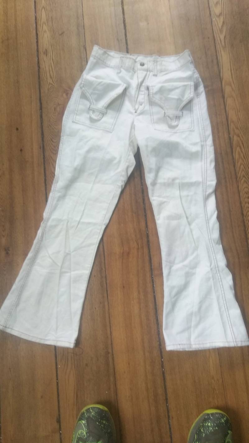 Weiße 1970 Hohe Schlaghose Baumwollhose Hergestellt Usa Männer 28x28 Turnschuhe T-Shirt Schuhe Stiefel Mantel Jacke Kleid von MitchAmericanvintage