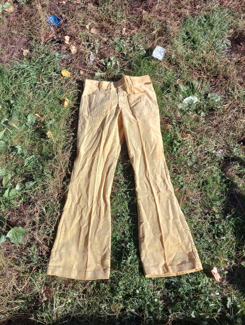 Wrangler Cord Deadstock Vintage Aufnäher Taschenknopf Fly Bellbottom Jeans Baumwolle Made Usa 30x29 Pant Wear Sneaker T Shirt Schuhstiefel von MitchAmericanvintage