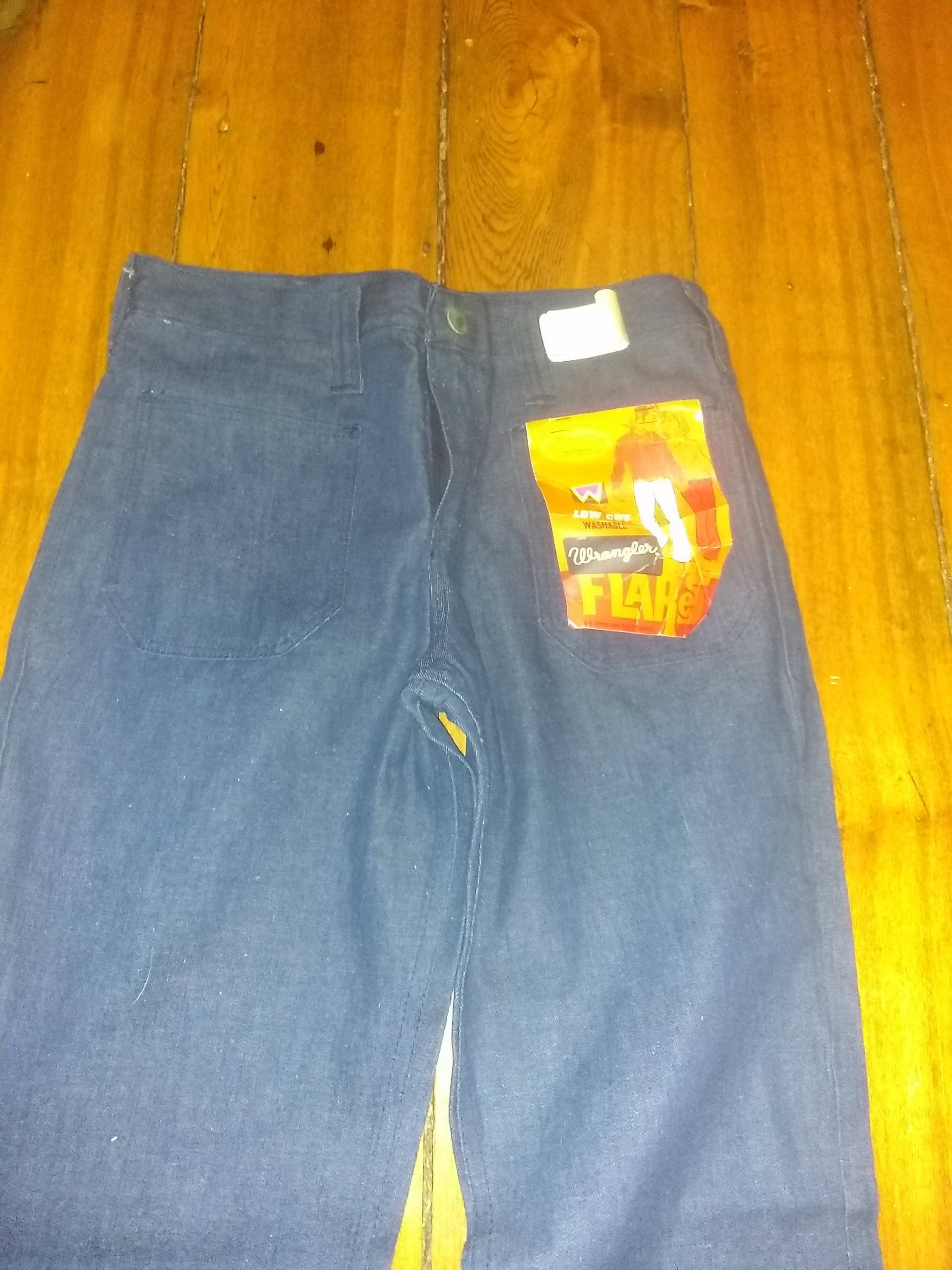 Wrangler Deadstock Vintage Denim Patch Tasche Low Rise Hose 1970 Ungewaschene Jeans Neue Wahl 29x30 30x36 Gemacht Usa Snap Vorne Tragen T-Shirt von MitchAmericanvintage