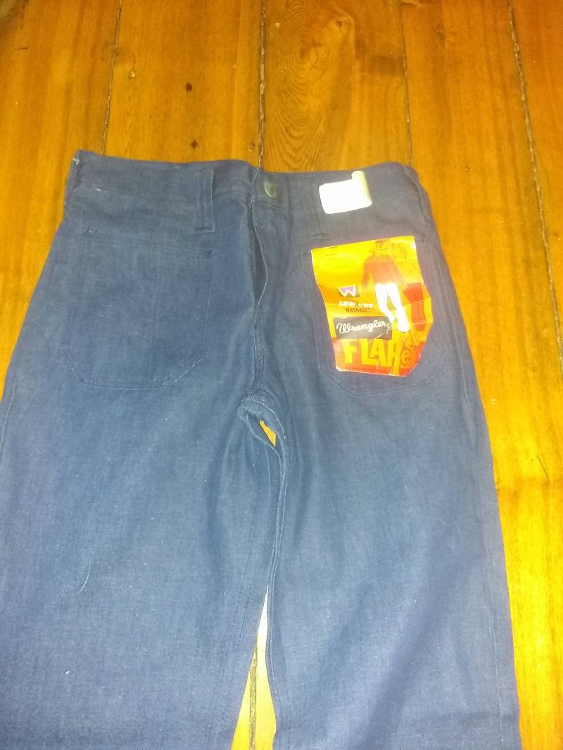 Wrangler Deadstock Vintage Denim Patch Tasche Low Rise Hose 1970 Ungewaschene Jeans Neue Wahl 29x30 30x36 Gemacht Usa Snap Vorne Tragen T-Shirt von MitchAmericanvintage