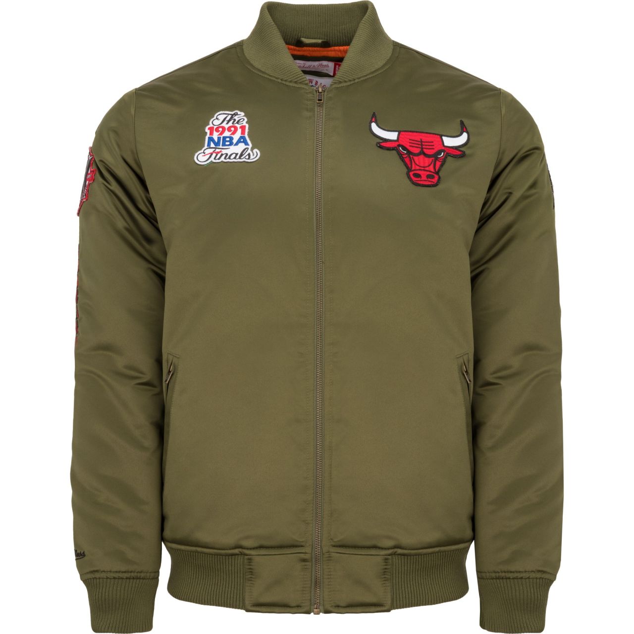 M&N Satin Bomber Jacke - PATCHES Chicago Bulls oliv von Mitchell & Ness