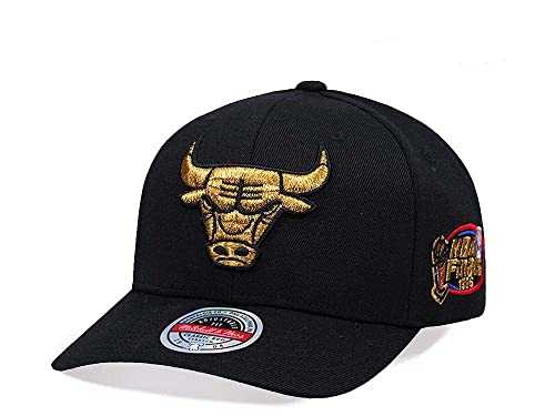 Mitchell & Ness NBA/HWC - Black Gold - Classic Red Snapback Cap, Chicago Bulls von Mitchell & Ness