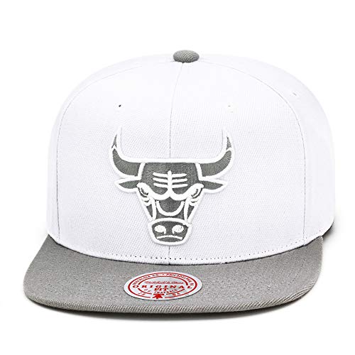 Mitchell & Ness Chicago Bulls Snapback Hat - White/Cool Grey - Basketball Cap for Men, Weiß, Grau, Einheitsgröße von Mitchell & Ness