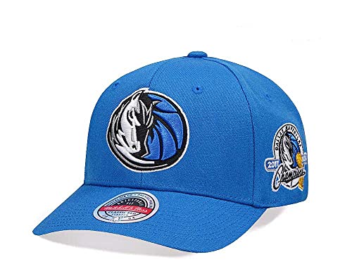 Mitchell & Ness - NBA 2011 Champions - Classic Red Snapback Cap, Dallas Mavericks, Royal von Mitchell & Ness