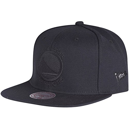 Mitchell & Ness Golden State Warriors Black on Black Snapback NBA Cap von Mitchell & Ness