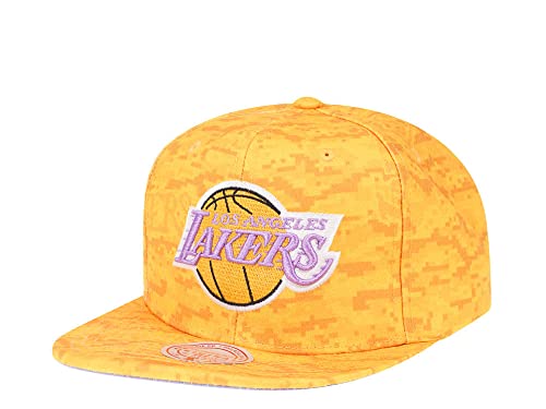 Mitchell & Ness Los Angeles Lakers NBA Team Digi Camo Hardwood Classic Snapback Cap von Mitchell & Ness