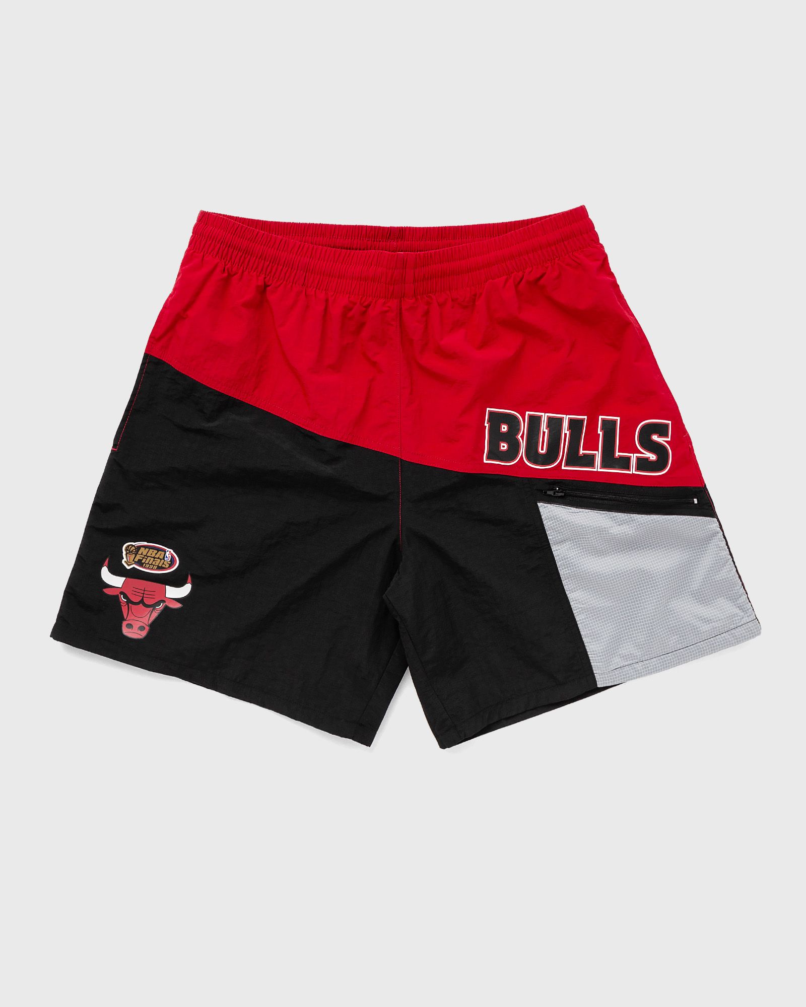Mitchell & Ness NBA NYLON UTILITY SHORT CHICAGO BULLS men Sport & Team Shorts black|red in Größe:L von Mitchell & Ness