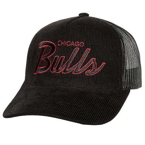 Mitchell & Ness NBA Times Up Trucker Cord Cap HWC Chicago Bulls Black von Mitchell & Ness