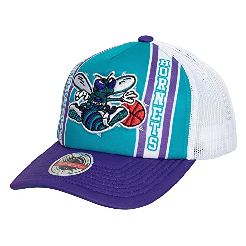 Mitchell & Ness Retro Trucker Snapback HWC Charlotte Hornets von Mitchell & Ness