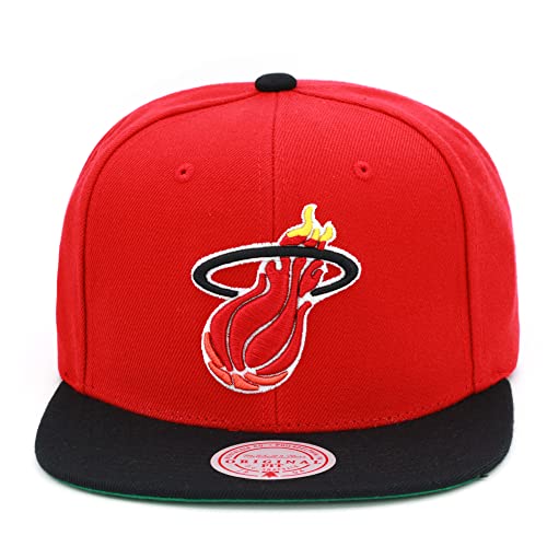 Mitchell & Ness Team 2 Tone 2.0 Snapback Cap Miami Heat red/Black von Mitchell & Ness