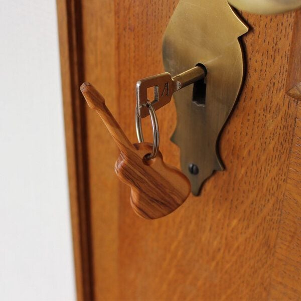 Mitienda Shop Schlüsselanhänger aus Holz "Gitarre" von Mitienda Shop