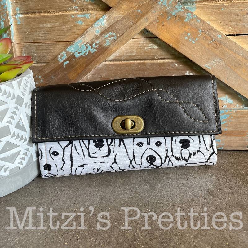 Made To Order Hunde Mama Portemonnaie Mit Reißverschlussfach, 12 Kartenfächer & Lederklappe Made To Order Hunde Mama Portemonnaie Mit Reißverschlussfach, 12 Kartenfächer & Lederklappe von MitzisPretties
