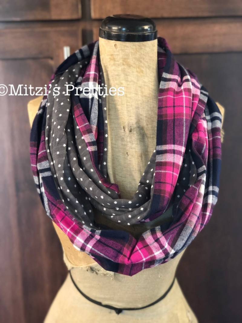 Ships Heute Infinity Schal Mit Einem Twist in Flanell Kariert Und Grau Dot von MitzisPretties