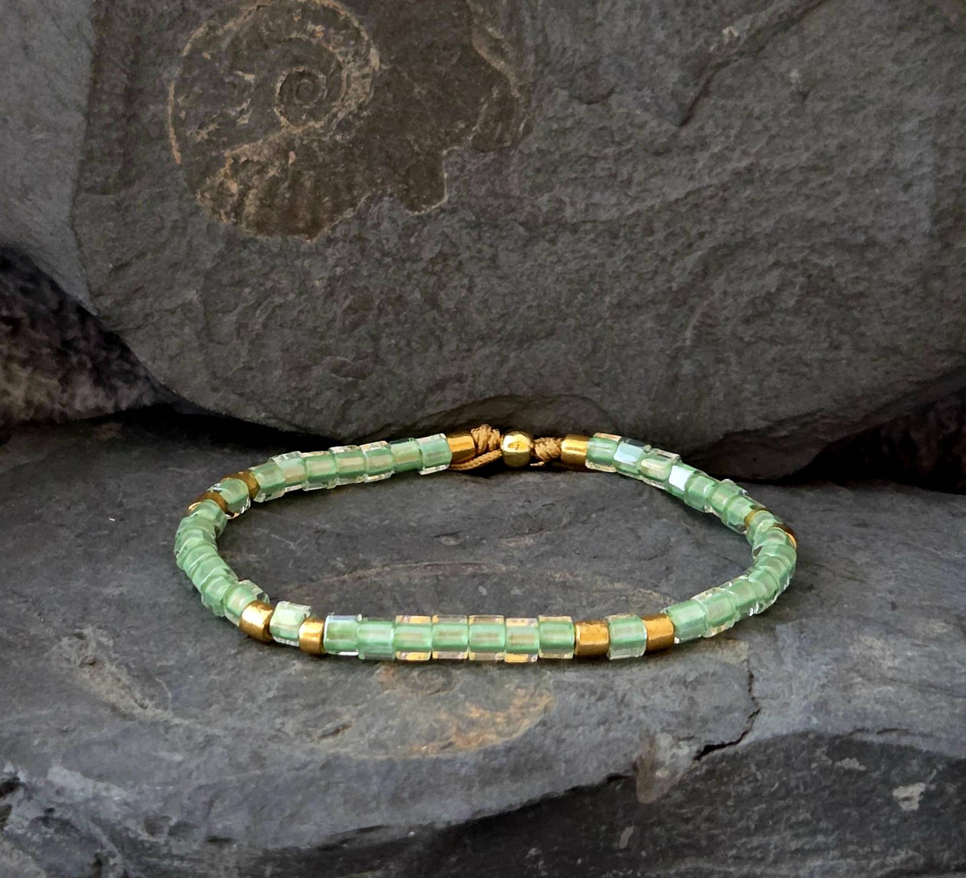 Geschenkidee Zartes Armband Aus 3, 1 Mm Miyuki Delica Perlen Geschenkidee Zartes Armband Aus 3, 1 Mm Miyuki Delica Perlen von MixedBraceletDesign