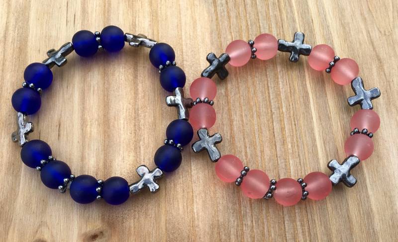 Kreuz Armbänder Kreuz Armbänder von MixedCreations18