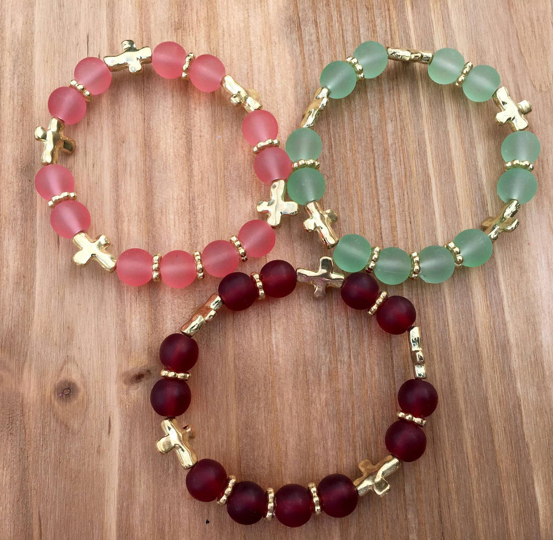 Kreuz Armbänder Kreuz Armbänder von MixedCreations18