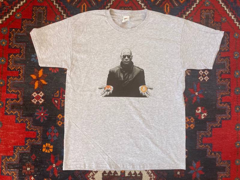 Krypto Shirt - Morpheus Btc Xmr Bitcoin Oder Monero Orange Pill Matrix von MixtapeShirts