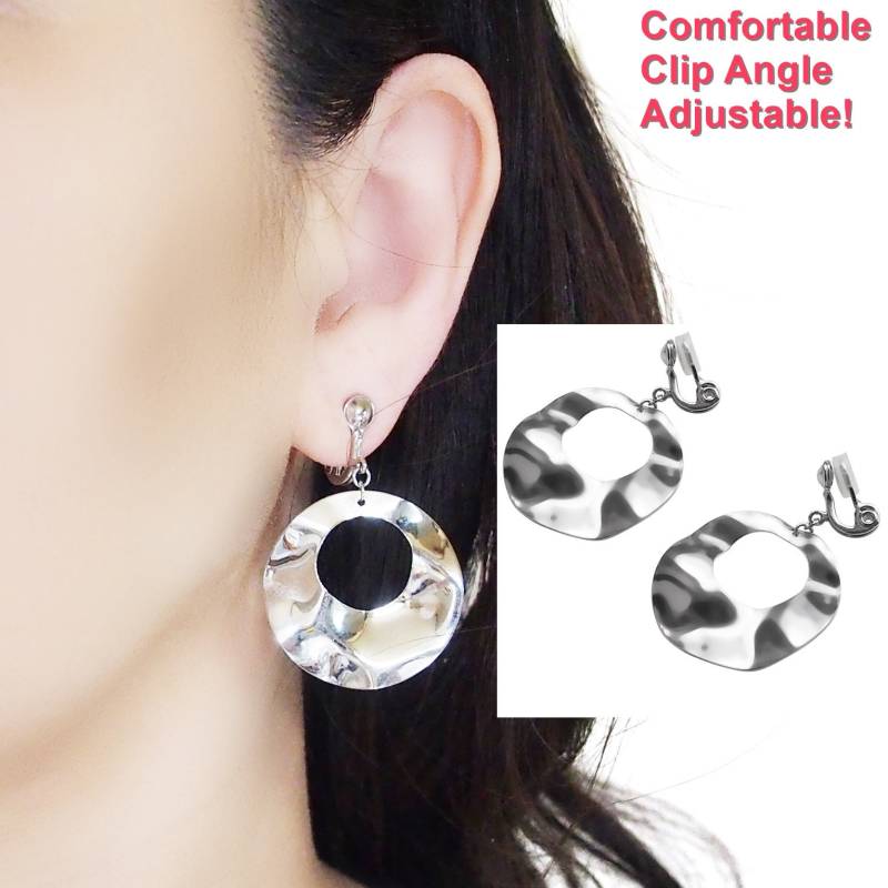 Silber Kreis-Clip Auf Ohrringe - Gebogenen Baumeln Nicht Durchbohrte Aussage Gehämmert Reifen Clip von MiyabiGrace