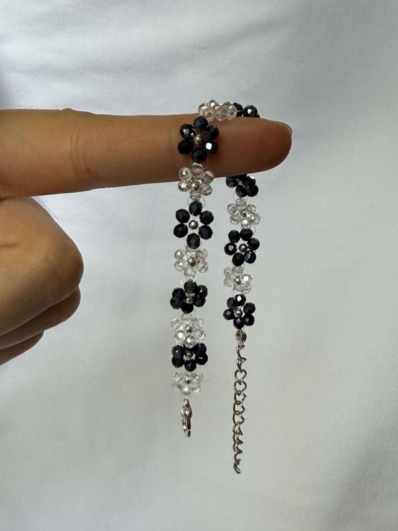 Perlenarmband Blumen Schwarz Transparent Handgemacht Perlenarmband Blumen Schwarz Transparent Handgemacht von MiyuWerk