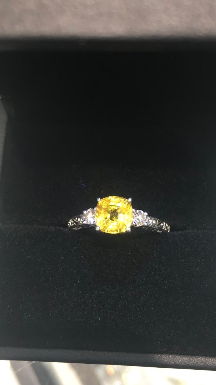 Gelber Saphir-Ring von Mk719US