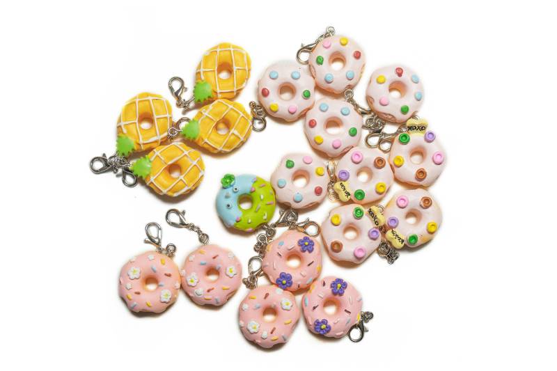 Anhänger Kleine Donuts. Süße, Anhänger. Für Ketten, Armbänder, Oder Als Geschenkanhänger. Kinder Erwachsene Geeignet von MksbDigitalArtist