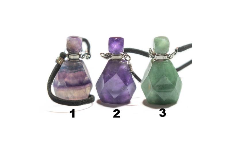 Parfüm Flasche. Fülle Dein Lieblingsparfüm in Das Fläschchen Und Trage Es Immer Bei Dir. Besonderes Geschenk Für Deinen Lieblingsmenschen von MksbDigitalArtist