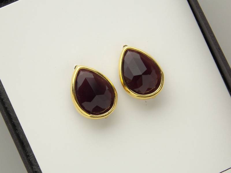 Burgund Ohrringe, Gold Ohrstecker, Post Schmuck, Hochzeit, Maroon, Brautjungfer Ohrringe von MleBridal