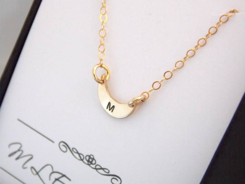 Halbmond, Initial Halskette, Gold Gefüllt, Monogramm, Ursprünglichen Charme, Freundgeschenk, Zierliche Alltäglichen Schmuck, Geschenk von MleBridal