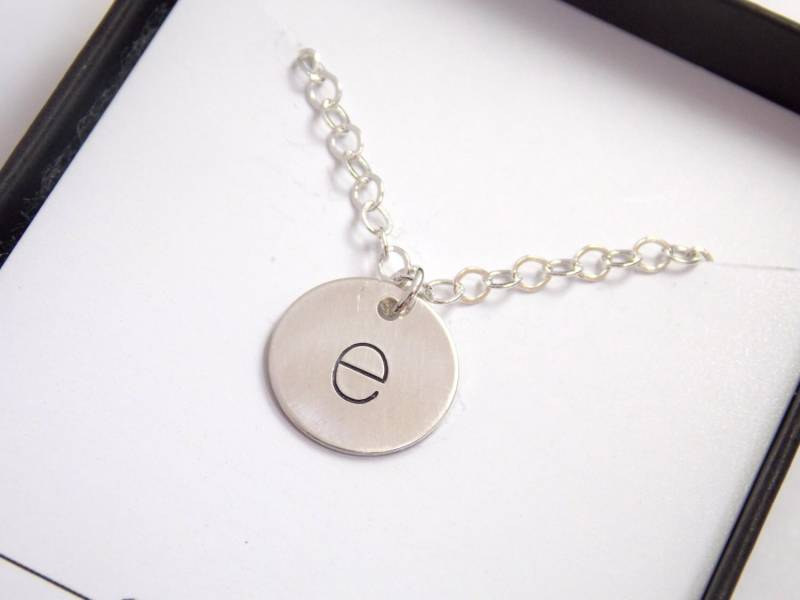 Silber Initial Halskette, Brief Sterling Silber, Brautjungfer Charm, Monogramm Erste Anhänger Mama von MleBridal