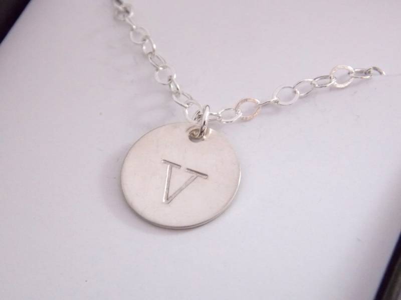 sterling Silber Anfang Halskette, Personalisierte Buchstabe Brautjungfer Geschenke, Charme, Monogramm Mutter Geschenk, Freundin Geschenk von MleBridal