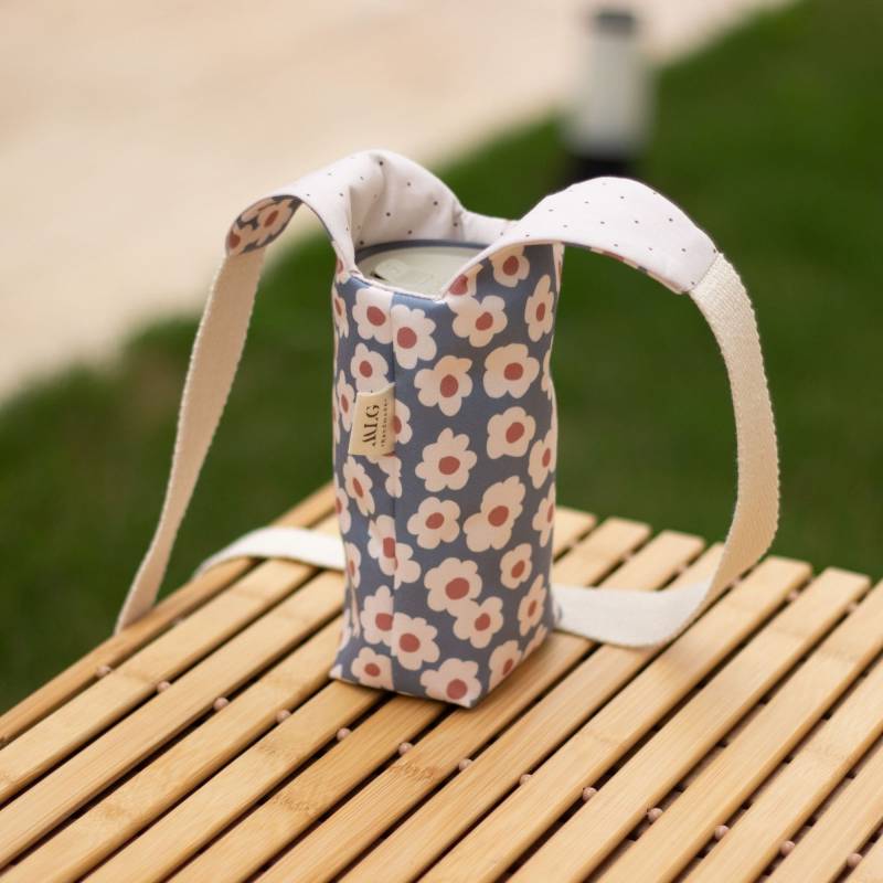 Wasserflaschentasche Aus Baumwolle Mit Blumenmuster Wiederverwendbare Crossbody-Trägertasche Wasserflaschentasche Aus Baumwolle Mit Blumenmuster Wiederverwendbare Crossbody-Trägertasche von MlgbagsShop