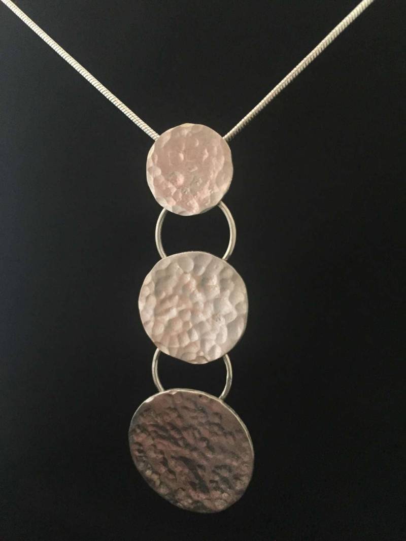 Gehämmerte Rundheit Gehämmerte Rundheit von MmeFlo