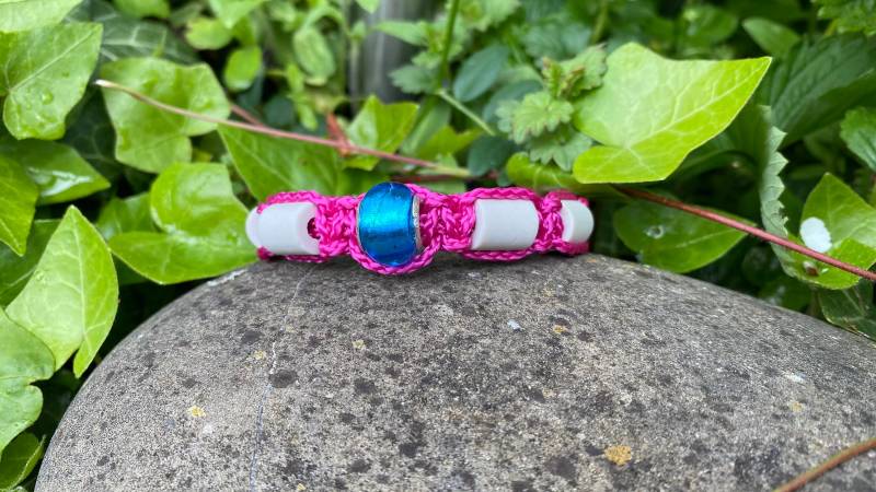 Einzelstücke Em-Keramik Armband Zeckenschutz 16cm/ 19cm /22cm von MoMoKetten