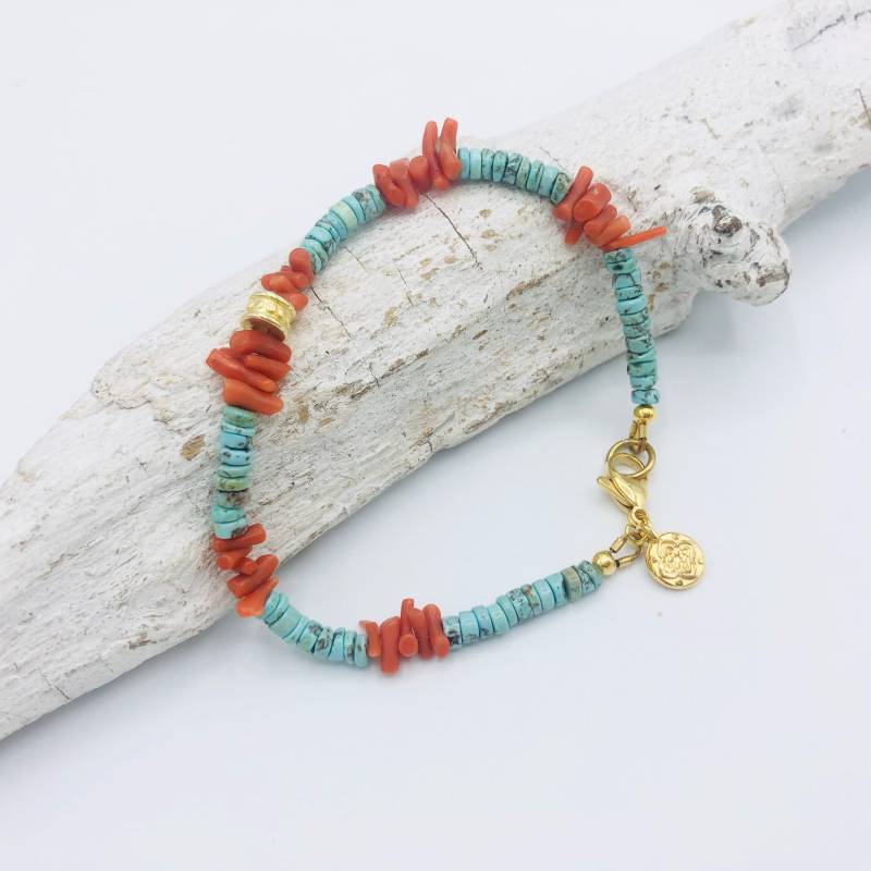 Armband Magnesit Türkis Koralle Charm Stainless Steel von MoandaSchmuck