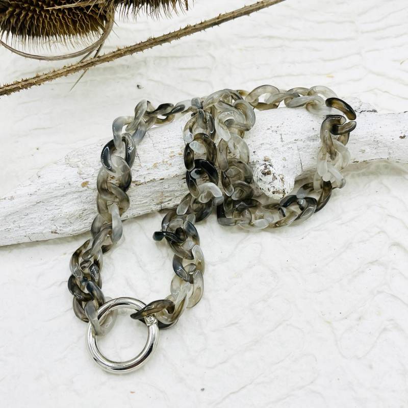 Kurze Gliederkette Grau Karabiner von MoandaSchmuck