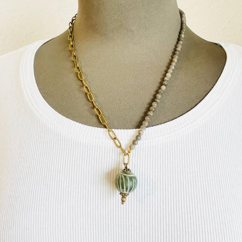 Kurze Kette Gliederkette Jade Jadekugel Boho Fine Jewellery Kurze Kette Gliederkette Jade Jadekugel Boho Fine Jewellery von MoandaSchmuck