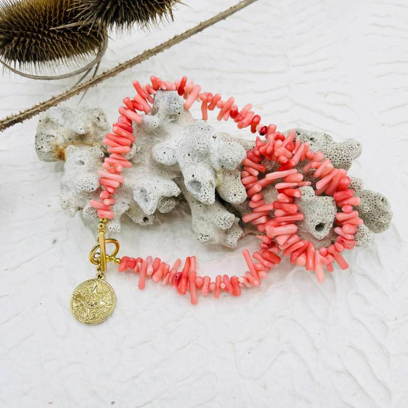 Kurze Kette Koralle Bambuskoralle Hellrot Anhänger Edelstahl von MoandaSchmuck