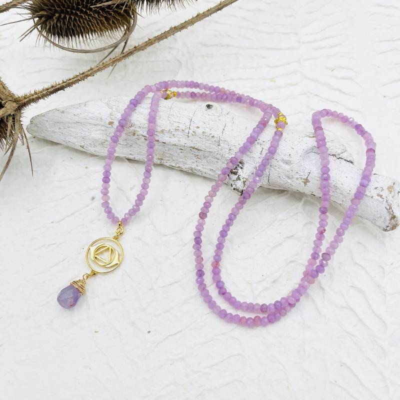 Lange Kette Amethyst Jaderondelle Facettiert Flieder Chakra Boho Lange Kette Amethyst Jaderondelle Facettiert Flieder Chakra Boho von MoandaSchmuck