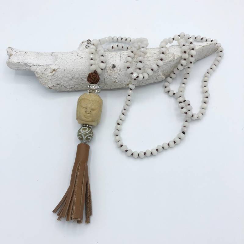 Lange Kette Lederquaste Buddha Rudraksha Jade Geknotet Lange Kette Lederquaste Buddha Rudraksha Jade Geknotet von MoandaSchmuck