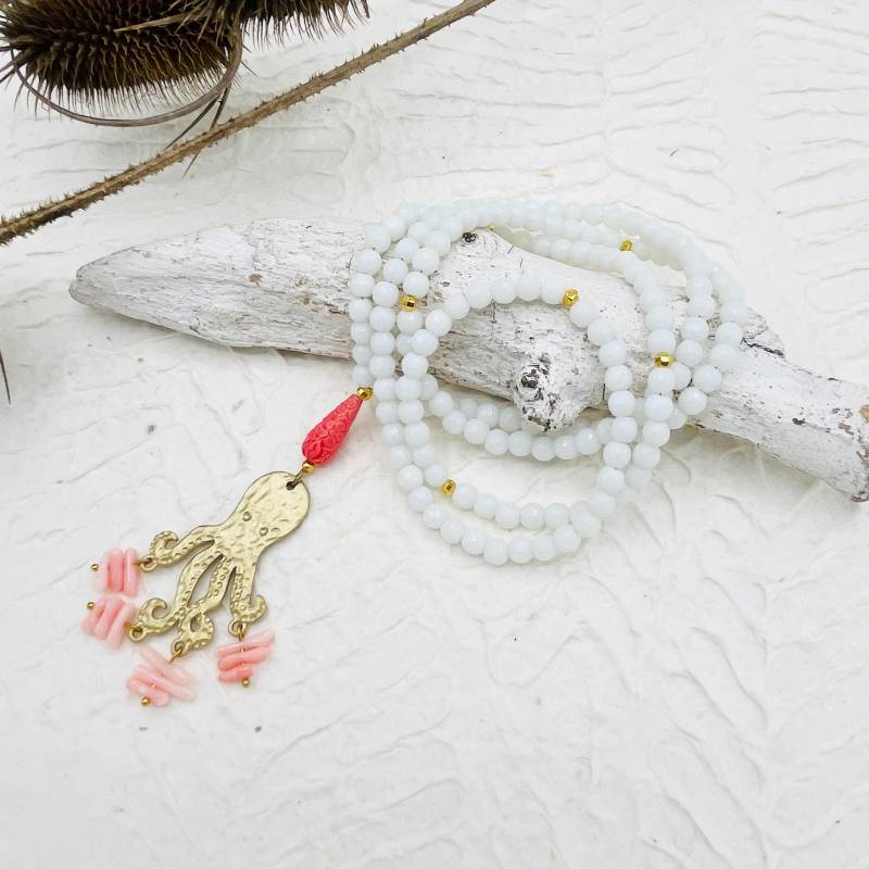 Lange Kette Weiß Boho Hippie Oktopus Jade Bambuskoralle Lange Kette Weiß Boho Hippie Oktopus Jade Bambuskoralle von MoandaSchmuck