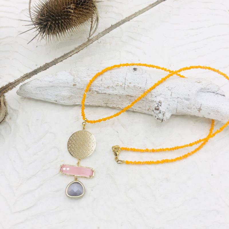 Mittellange Kette Kristallanhänger Mandala Orange von MoandaSchmuck