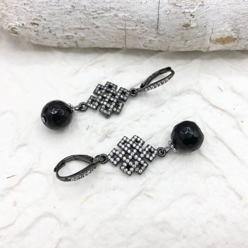Ohrhänger Geschwärzt Endless Knot Achat von MoandaSchmuck