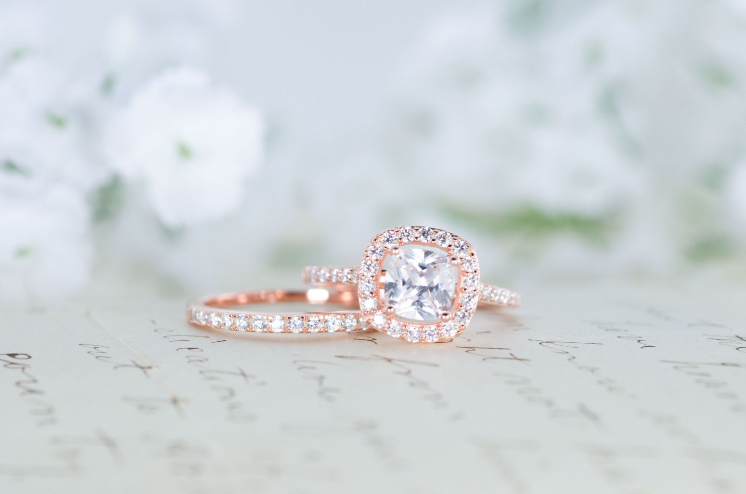 Halo Ehering Set - Cushion Cut Ring Verlobungsring Rose Gold Sterling Silber Halo Ehering Set - Cushion Cut Ring Verlobungsring Rose Gold Sterling Silber von MochaRings