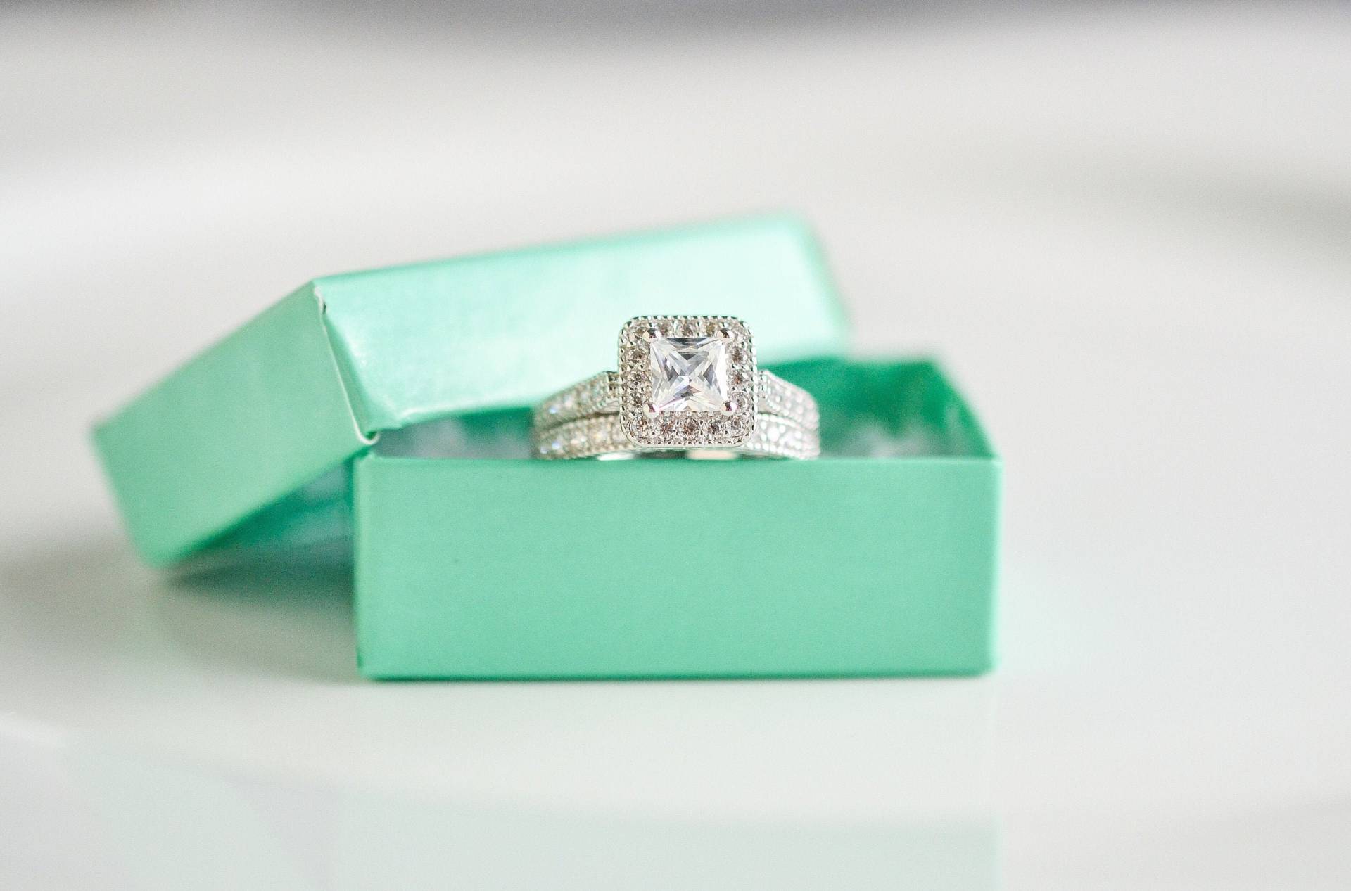 Hochzeit Ring Set - Princess Cut Sterling Silber Verlobungsring Heiligenschein 1 Karat Art Deco von MochaRings