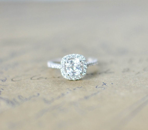 Kubikzirkonia Halo Ring - Kissen Schliff Sterling Silber Verlobungsring Mikro Pave Versprechen von MochaRings