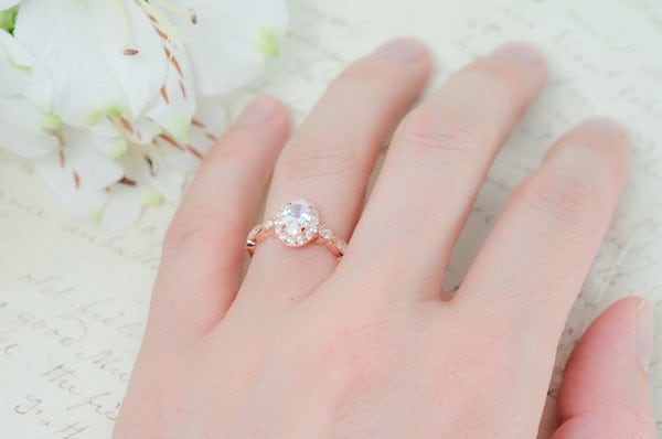 Roségold Verlobungsring - Art Deco Ehering Ovaler Halo Ring Vintage Stil Sterling Silber 1 Karat von MochaRings