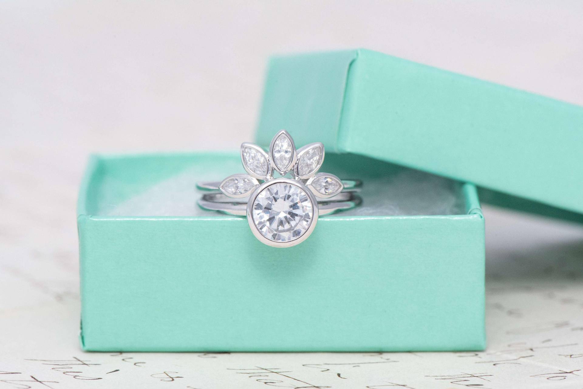 Rund Geschnittener Verlobungsring - Marquise Kronenring Vintage Stil Ring Art Deco Ehering Silber von MochaRings