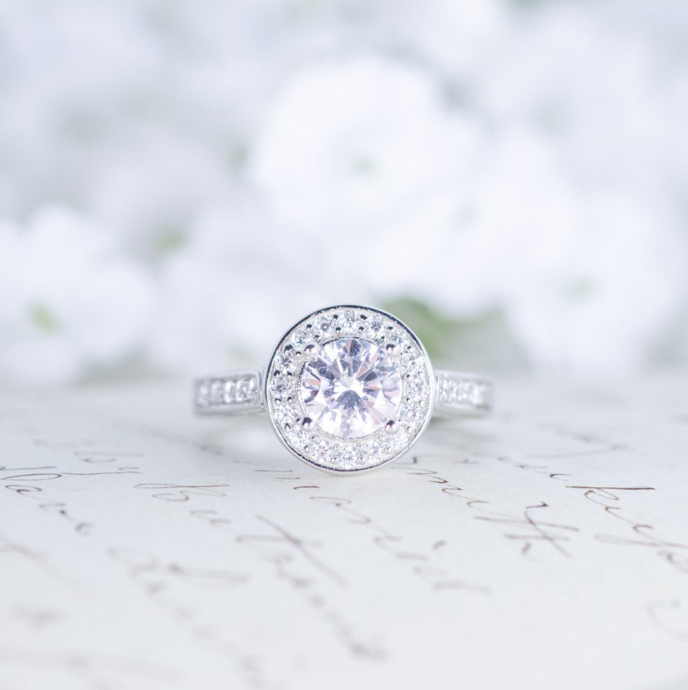 Runder Heiligenschein Verlobungsring - Art Deco Ring Ehering Versprechensring 1.2 Karat Zirkonia Sterling Silber von MochaRings