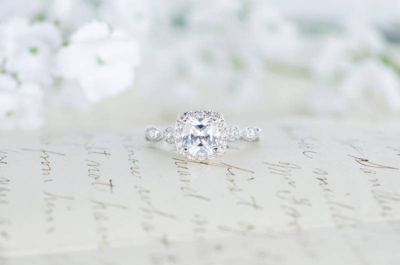 Sale - Art Deco Verlobungsring Kissenschliff Ring Halo Ehering Versprechensring Sterling Silber 1.3 Karat von MochaRings